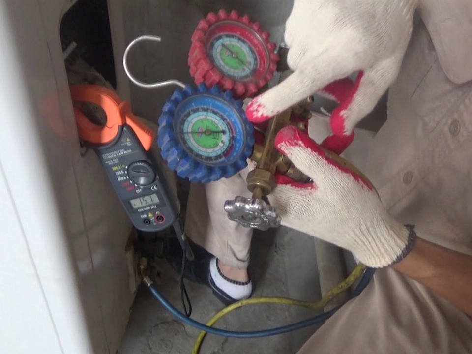Bơm gas máy lạnh tại nhà ở Tân Uyên Bình Dương giá rẻ